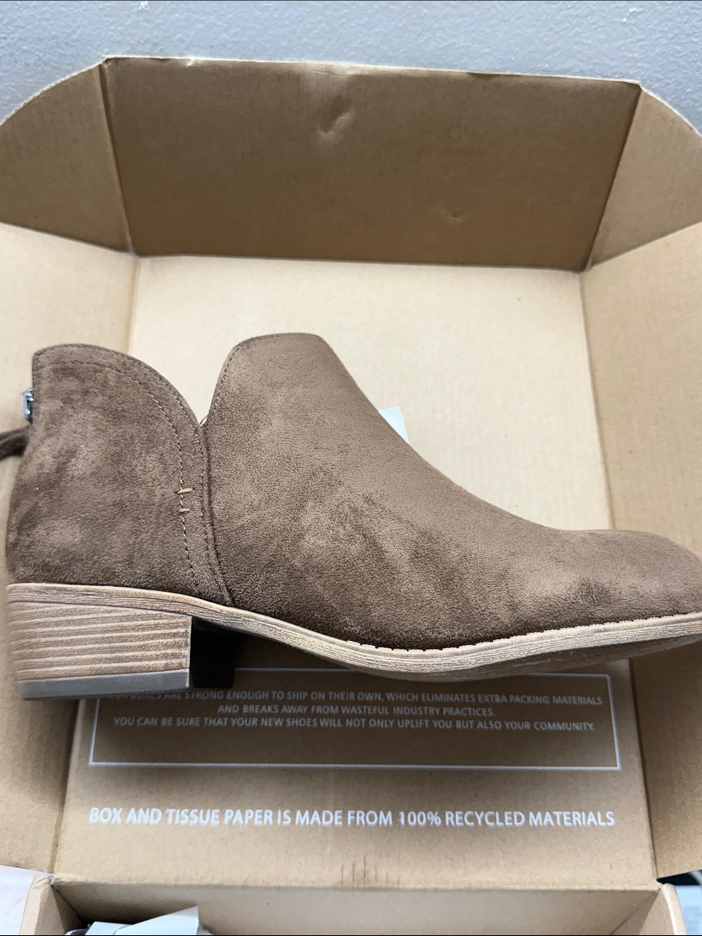 Journee Collection LIVVY Taupe Women’s Suede Ankle Boot in Taupe Size 8 NWT
